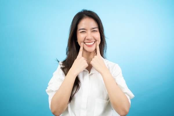How A Cosmetic Dentist Can Restore Your Smile